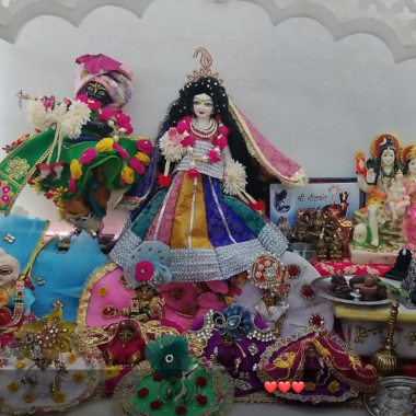 Celebrate Janmashtami with Vrindavaneswari – Bedecking the Divine with Devotion