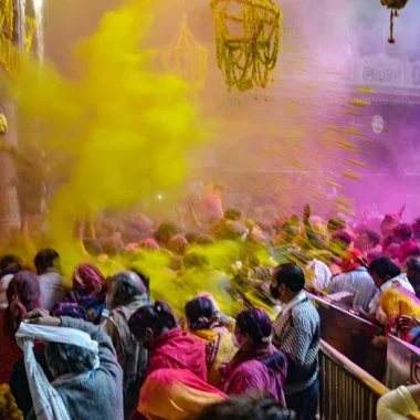 🌸 Holi with Vrindavaneswari: Dressing Thakur Ji in Divine Colors 🌸